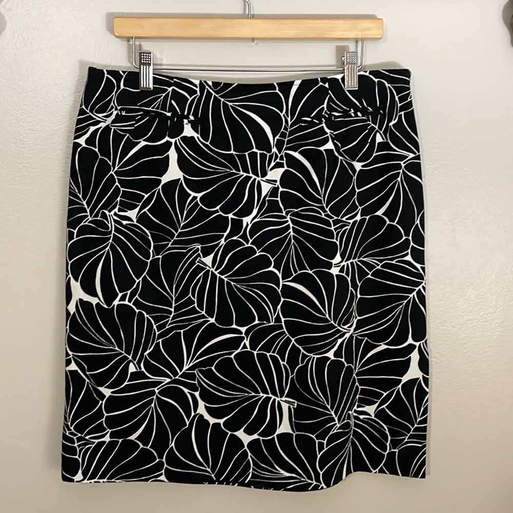 EUC  Talbots Palm Leaf Skirt. Size 14